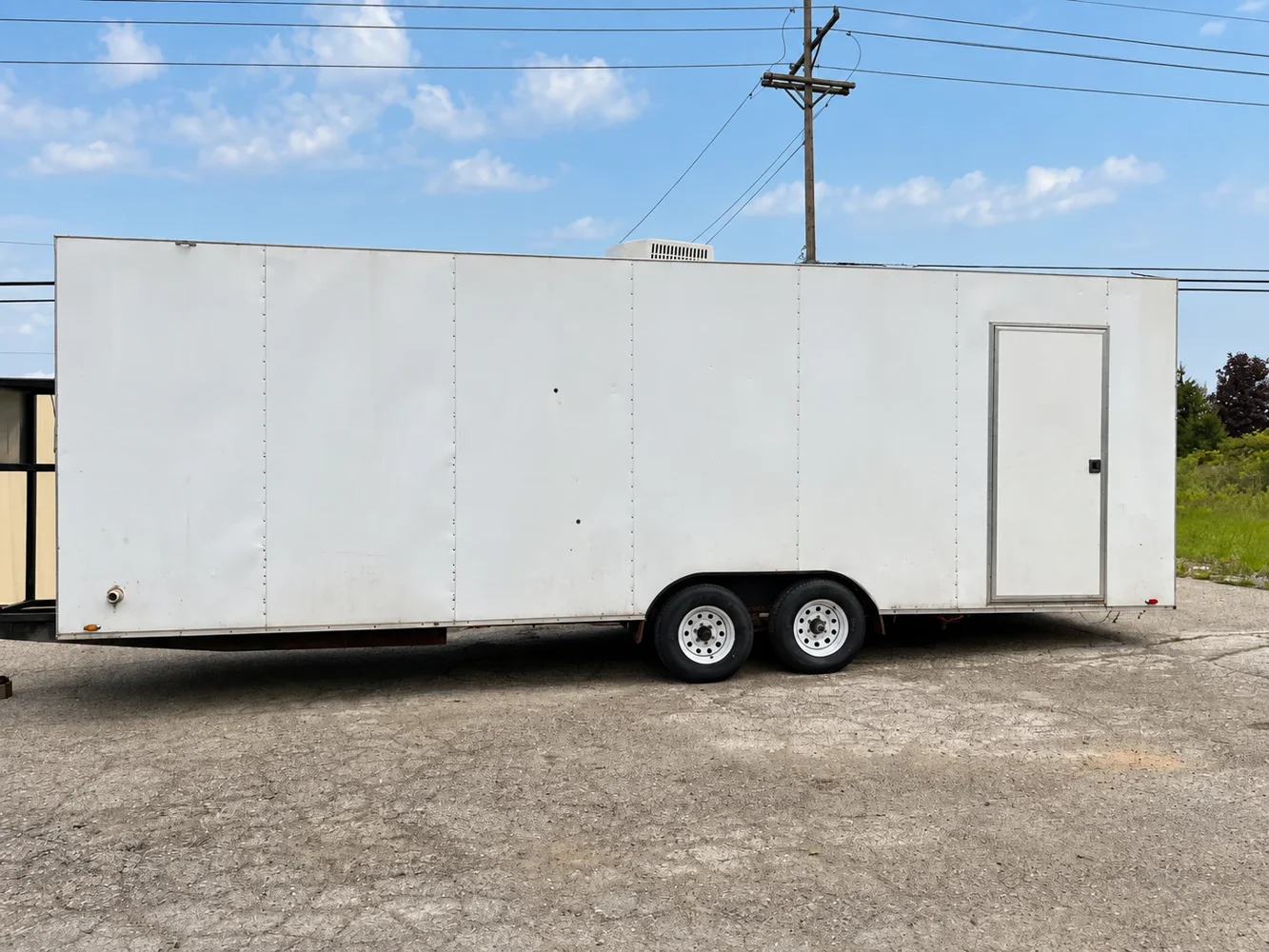 dish trailer rental exterior